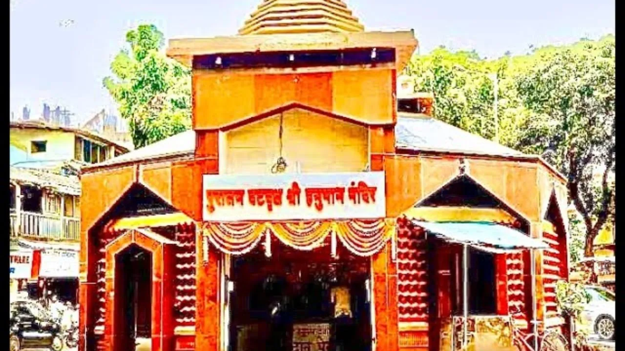 राजकारण तापणार; रेल्वेने नोटीस दिलेल्या हनुमान मंदिराल आदित्य ठाकरे भेट देणार