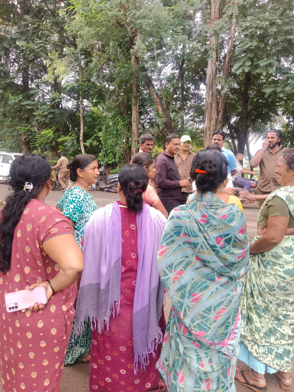 गावभागातील सर्व सरकारी शौचालये बनली अस्वच्छतेचे केंद्र – महिलांचा संताप, प्रशासनावर गंभीर आरोप