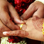 48 वर्षीय अभिनेत्याचा 12 वर्षांनी लहान अभिनेत्रीसोबत साखरपुडा