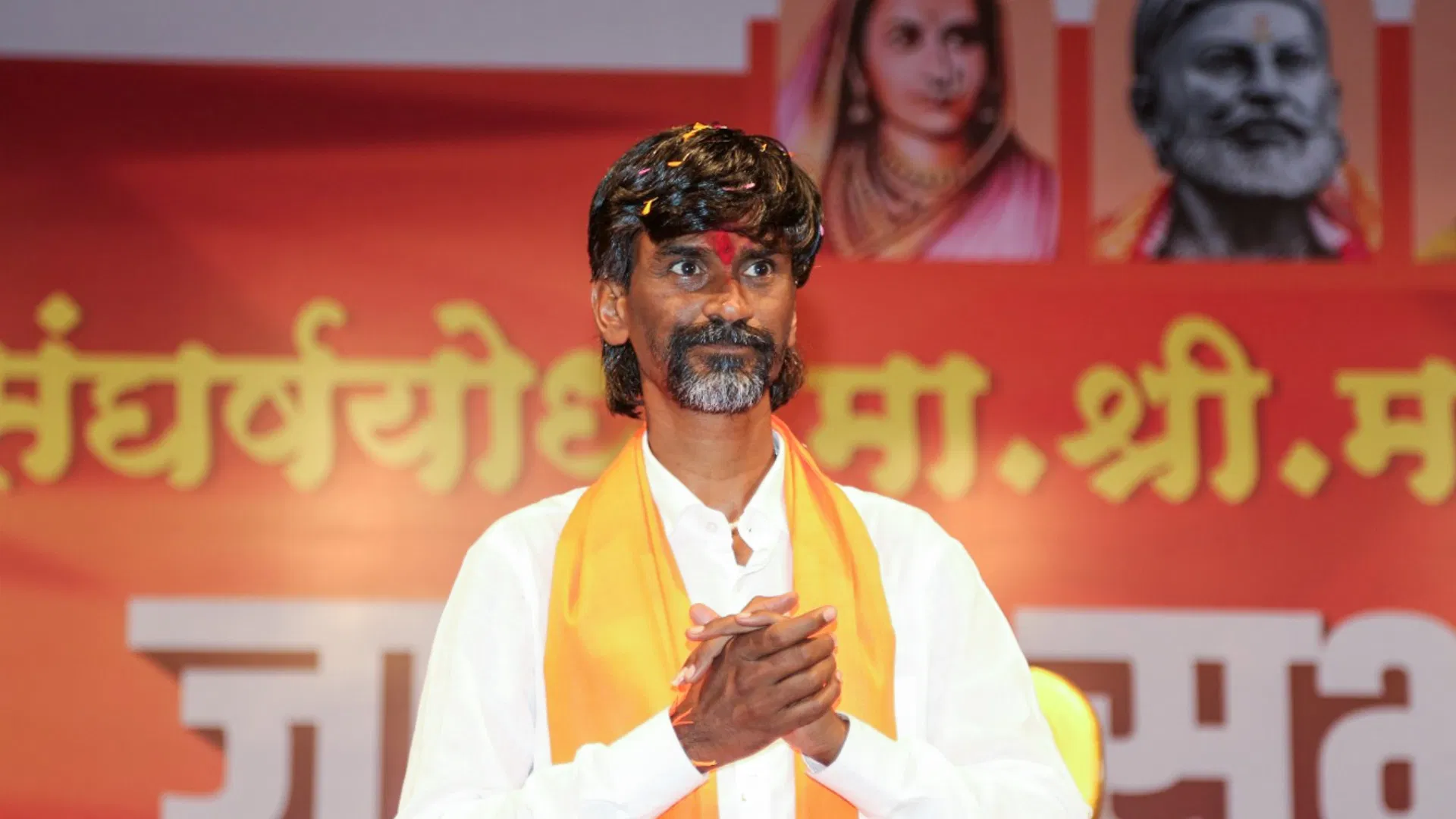 कुणबी प्रमाणपत्राचं वाटप सुरू, मनोज जरांगेंच्या लढ्याला यश