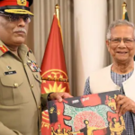 उचापतखोर शेजारी आणि निंदकाचे घर!