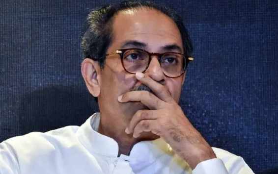 ठाकरेंच्या शिवसेनेला मोठा धक्का! उमेदवाराचे हृदयविकाराच्या झटक्याने निधन