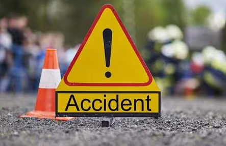 महाराष्ट्र हळहळला! भीषण अपघातात ४ तरुणांचा जागीच मृत्यू