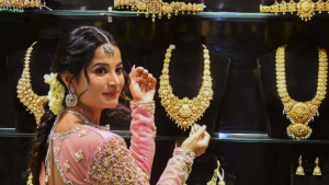 सोन्यात मोठा उलटफेर! तीन दिवसात किंमतीत तुफान, काय आहे भाव?