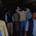 महाराष्ट्रात पहिल्यादांच मतदानावेळी घडला अत्यंत भयानक प्रकार! 1 हजार मतदारांना लग्नाच्या हॉलमध्ये कोंडून ठेवले