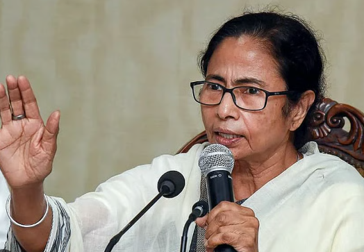 मोठी बातमी आणखी एका राजकीय पक्षाला मोठं खिंडार, १०० नेत्यांनी सोडली साथ?
